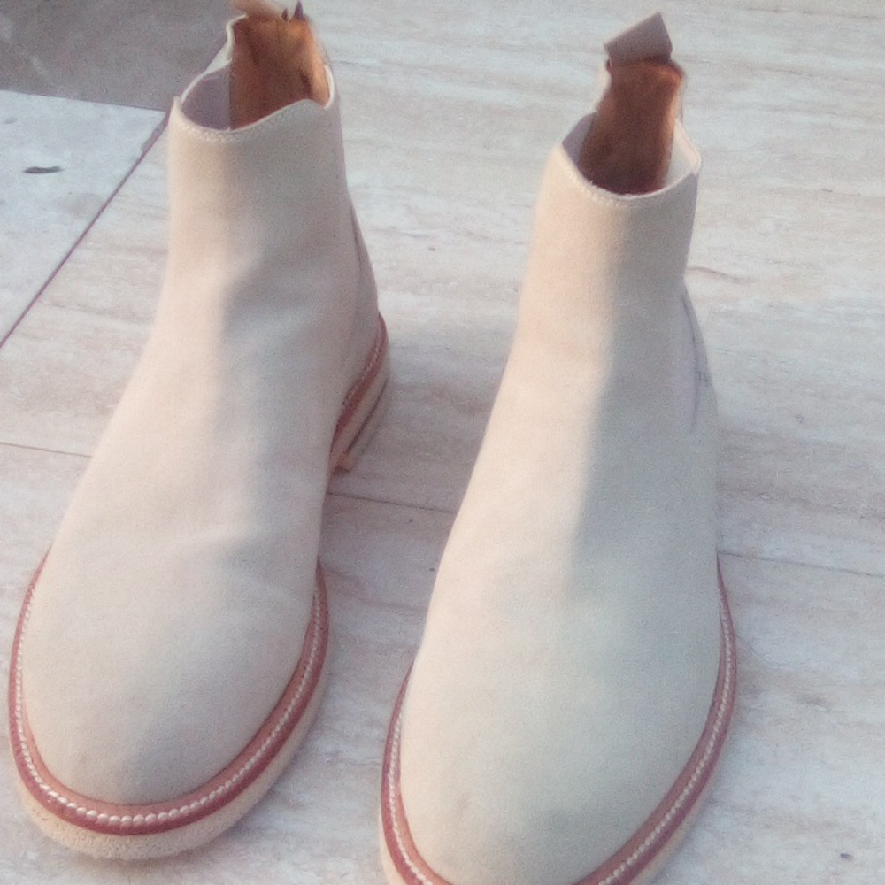 Donald pliners size 9
